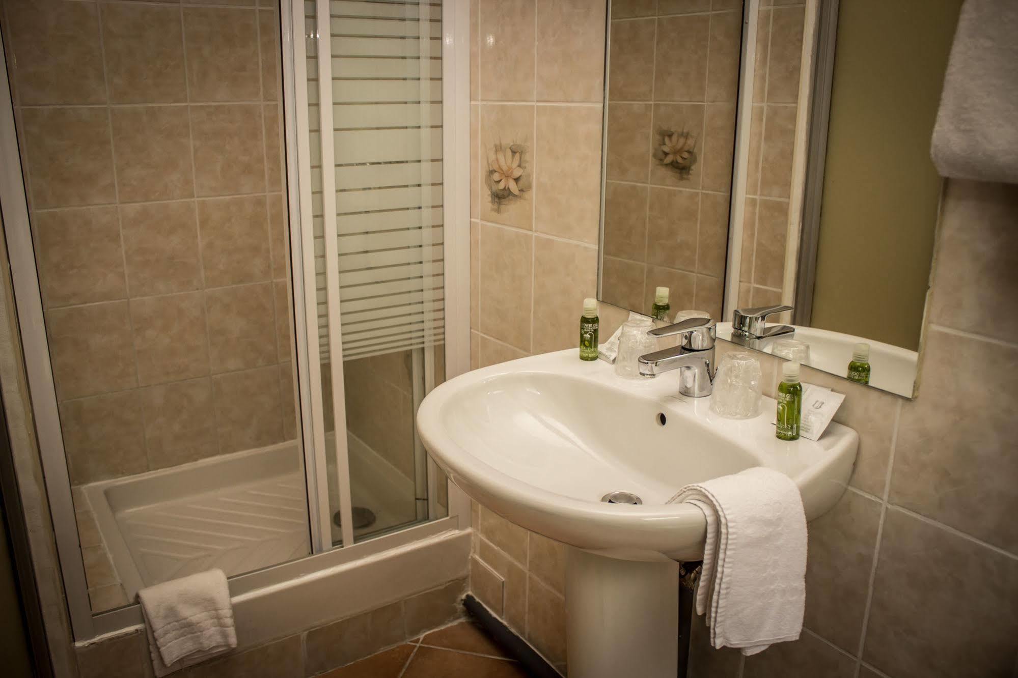 Le Terminus Hotel Tarascon Luaran gambar
