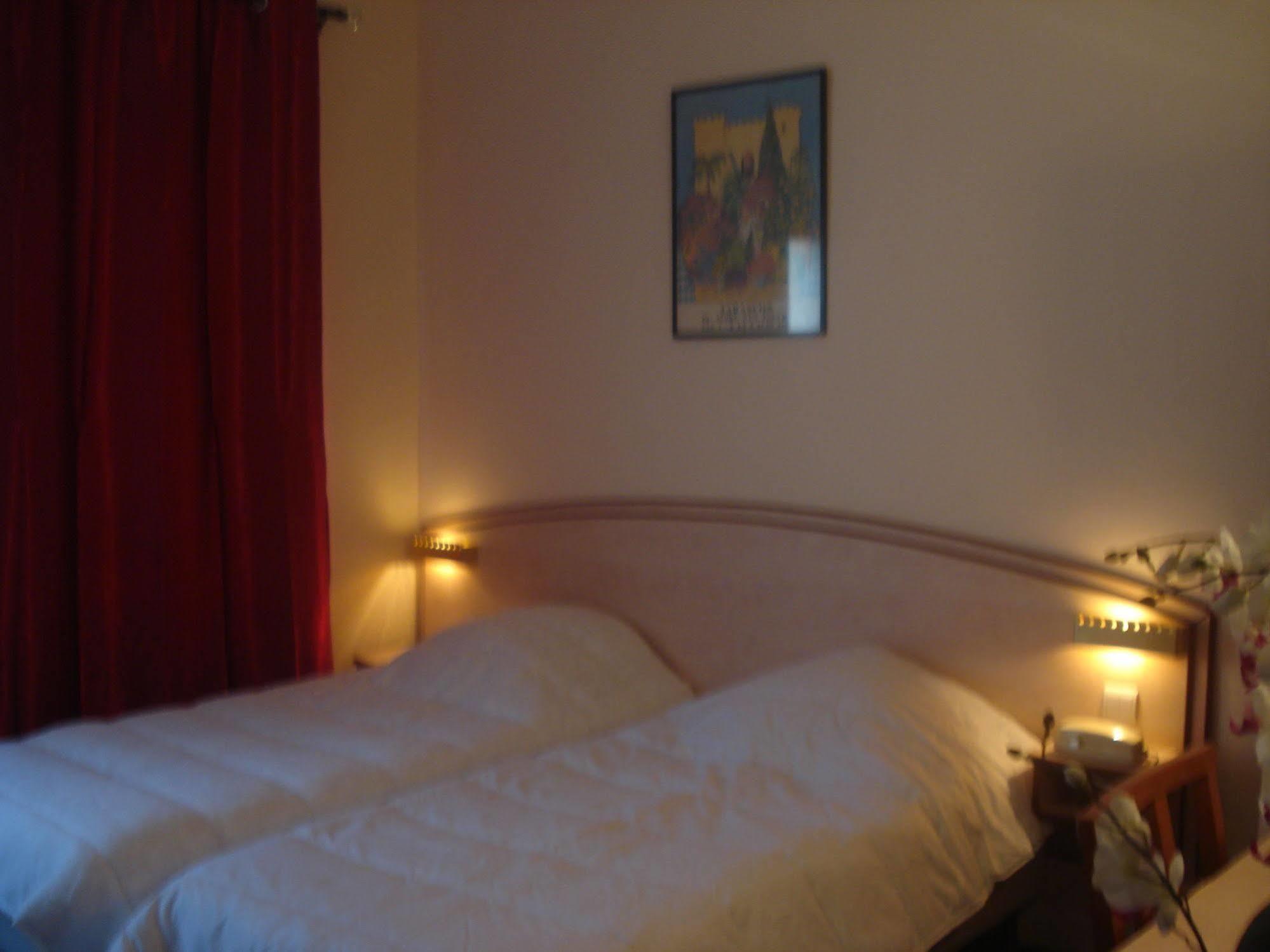 Le Terminus Hotel Tarascon Luaran gambar