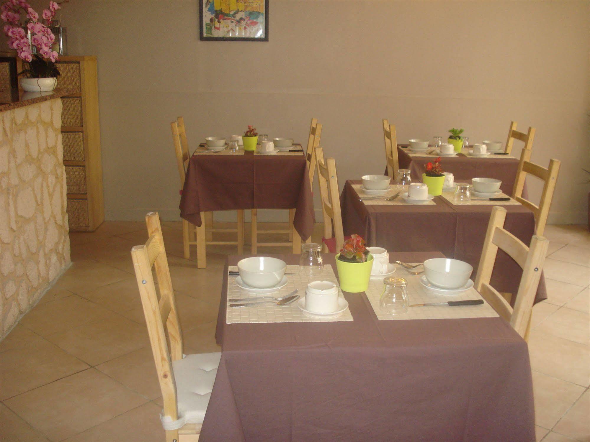 Le Terminus Hotel Tarascon Luaran gambar